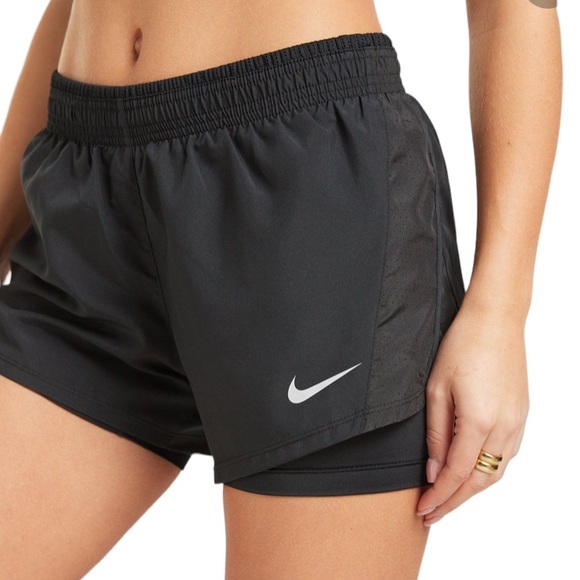 Nike Pants - 🌟SALE🌟Nike 2n1 Running Shorts